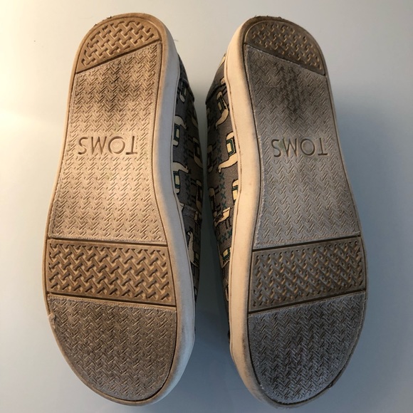 Toms - Picture 6 of 6